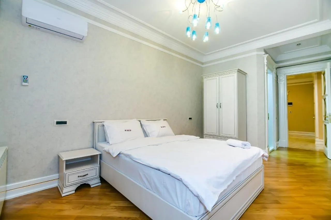 Apartment Vip Ferrari 357 Baku